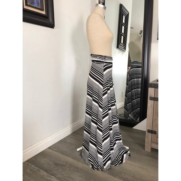 MonaB Black & White Striped Women's Maxi Skirt Small - Picture 2 of 6